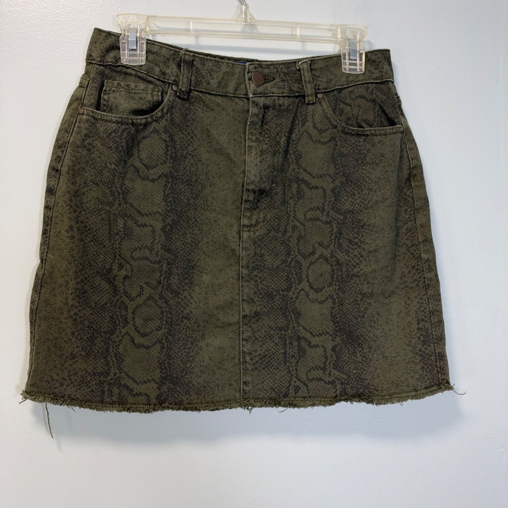 Hollister Ultra High Rise Olive Green Snake Print Denim Mini Skirt Size 9 W29
